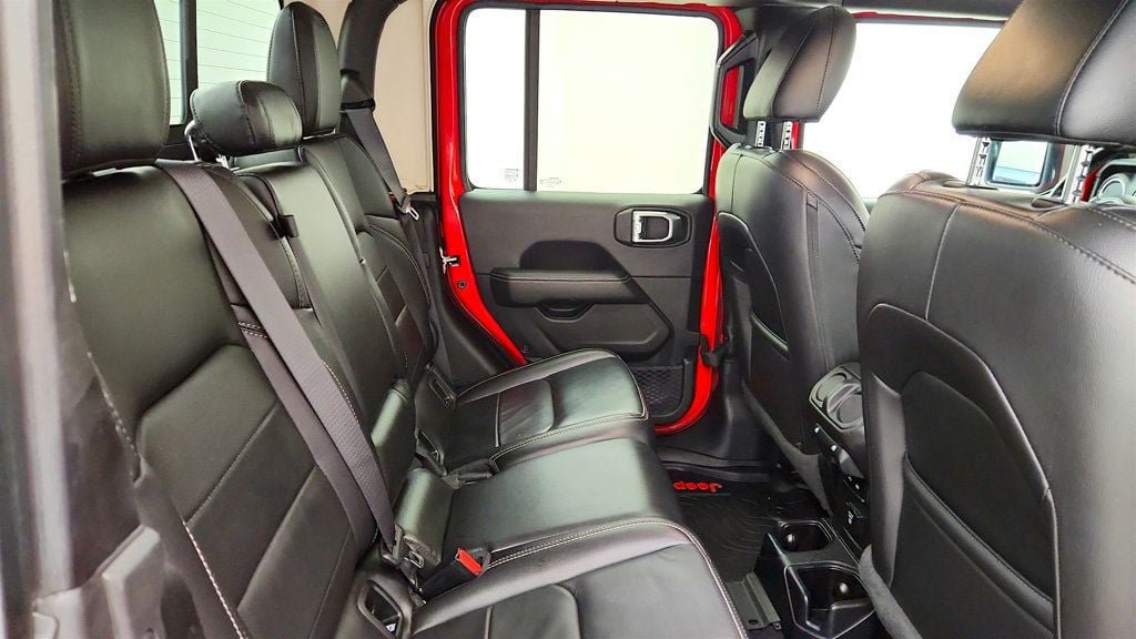 Used 2020 Jeep Gladiator Overland w/ Uconnect 4C Nav & Sound Group AWD/4WD image 23