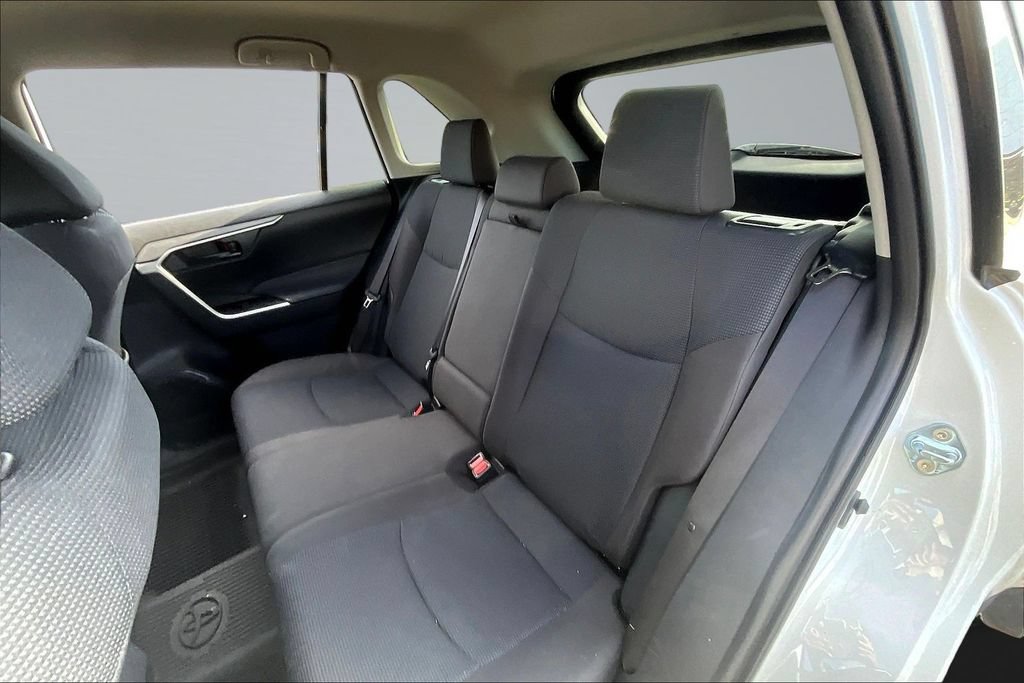 Used 2024 Toyota RAV4 LE AWD/4WD image 18