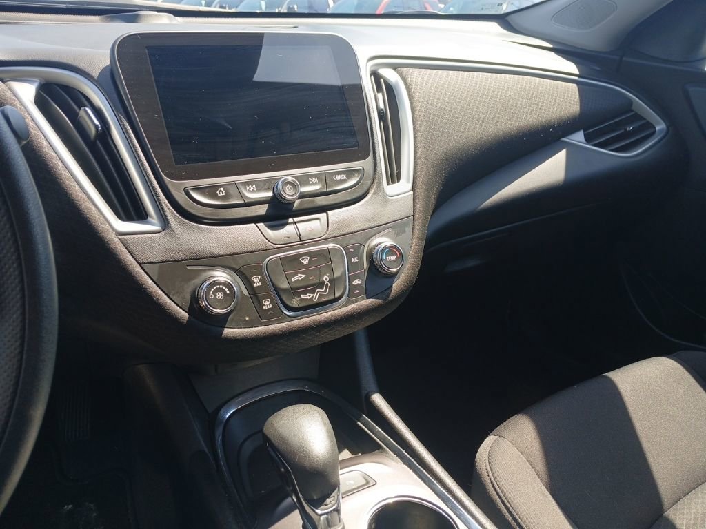 Used 2022 Chevrolet Malibu LS image 19