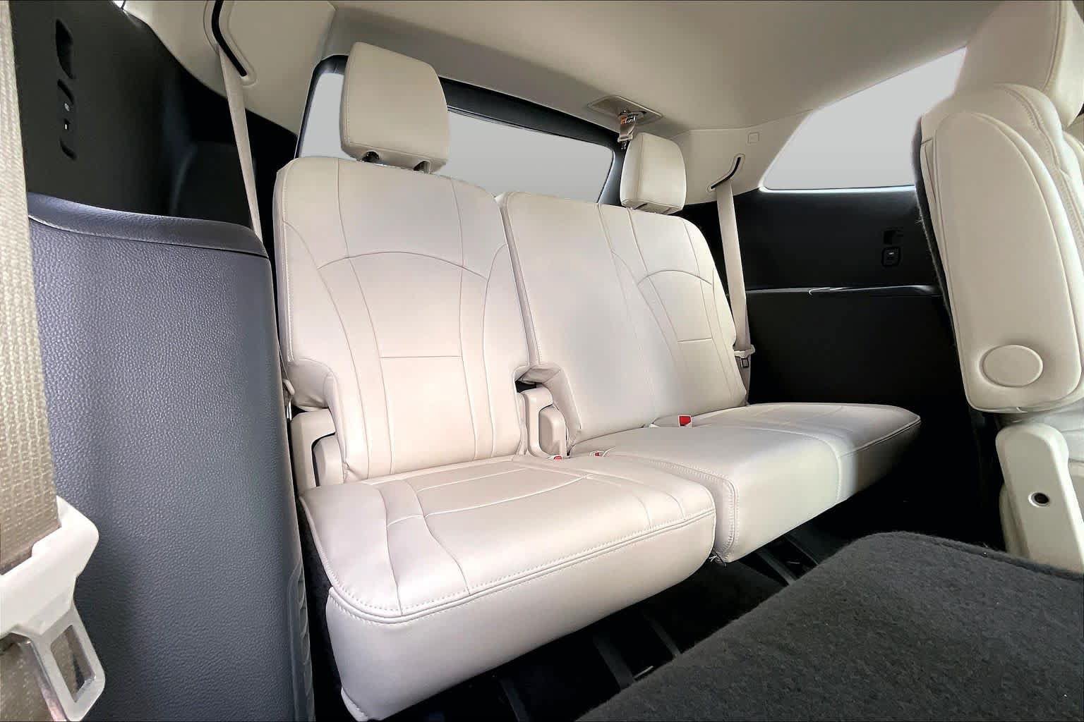 Used 2023 Buick Enclave Essence FWD image 53