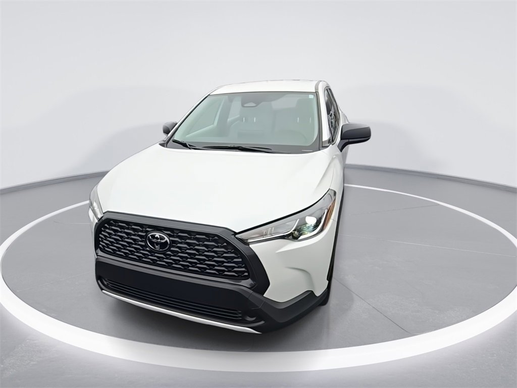 Used 2025 Toyota Corolla Cross L image 3