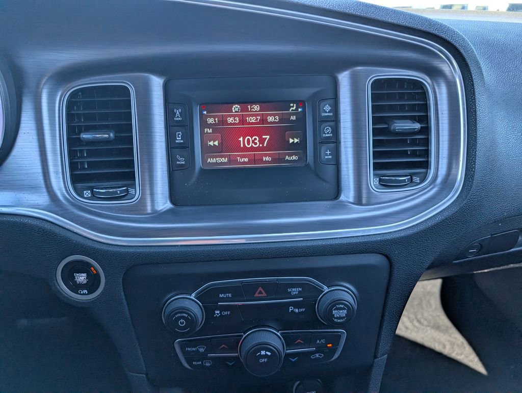 Used 2017 Dodge Charger SE w/ Travel & Safety Group image 19