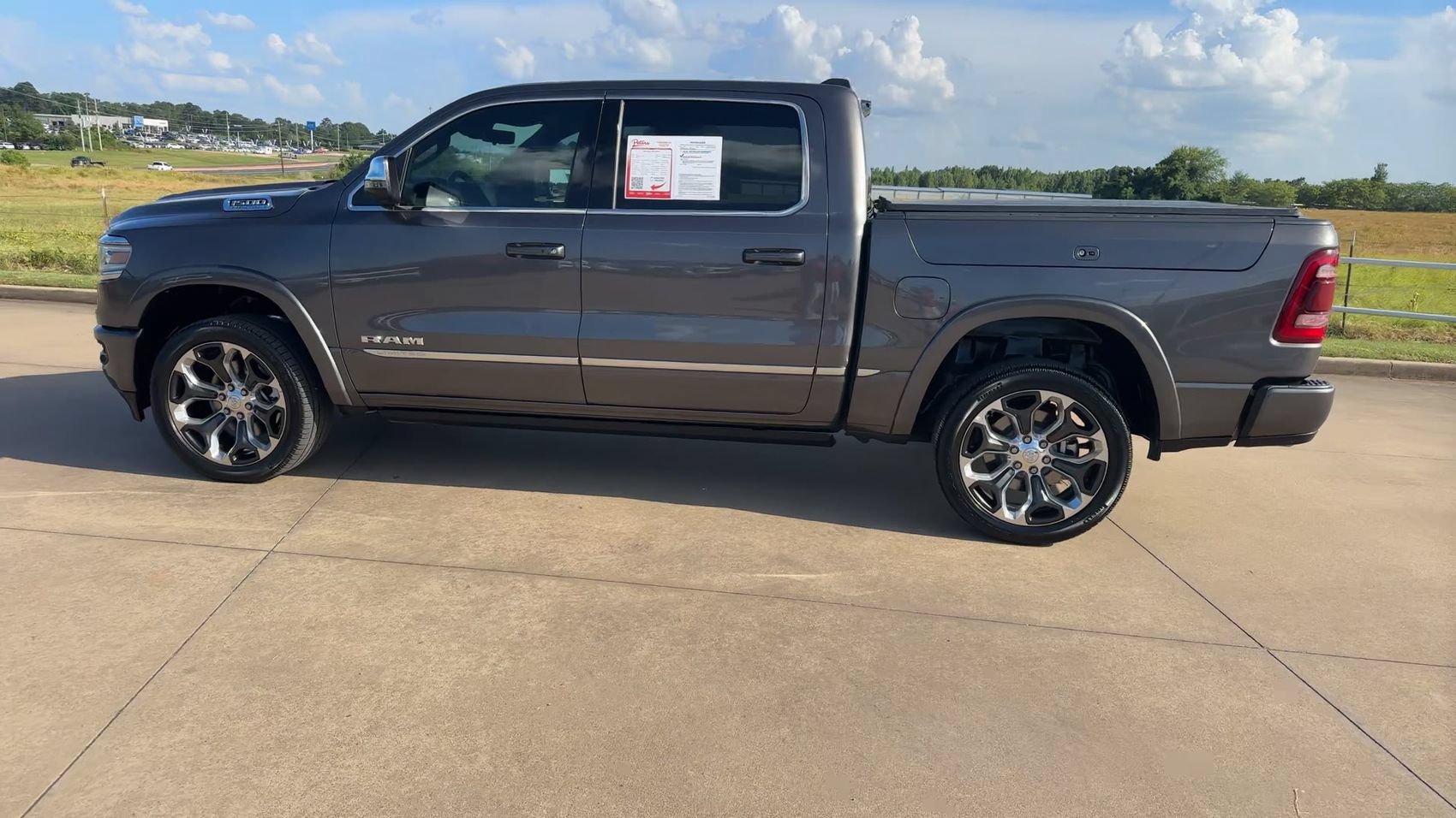 Used 2023 RAM 1500 Limited AWD/4WD image 6
