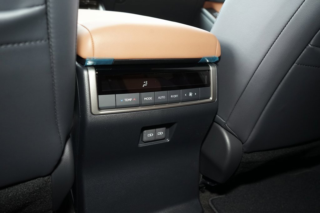 Used 2025 Lexus GX 550 image 14