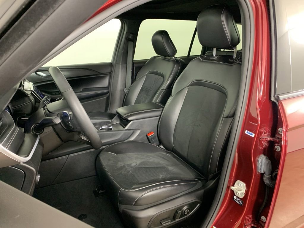 Used 2024 Jeep Grand Cherokee L Altitude image 26