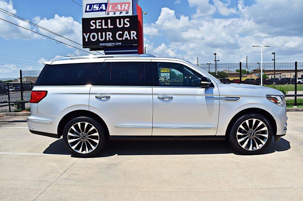 Used 2019 Lincoln Navigator Select w/ Technology Package AWD/4WD image 4
