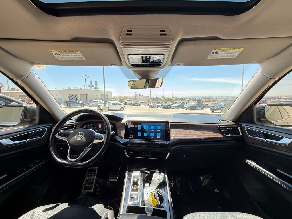 Used 2024 Volkswagen Atlas SEL Premium R-Line image 8