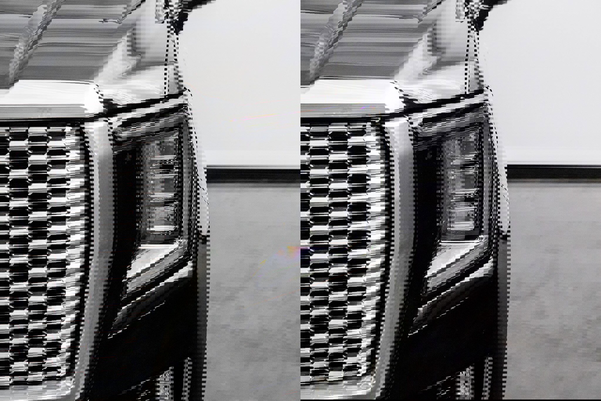 Used 2023 GMC Yukon Denali w/ Denali Reserve Package image 6