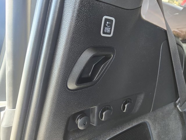 Used 2022 Jeep Grand Wagoneer Series III w/ Rear Seat Video Group 1 AWD/4WD image 30