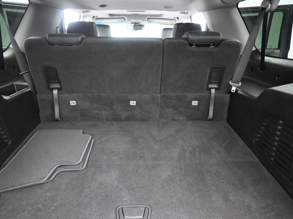 Used 2019 Chevrolet Suburban LT AWD/4WD image 18