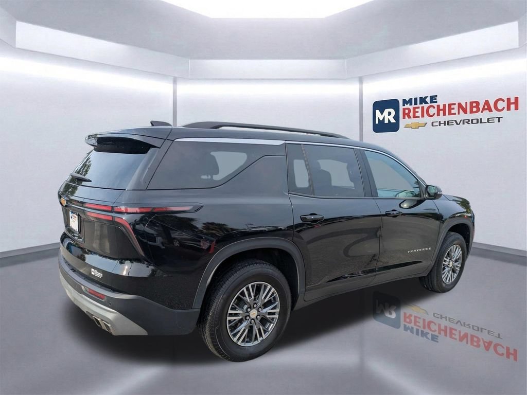 Used 2025 Chevrolet Traverse LT AWD/4WD image 4