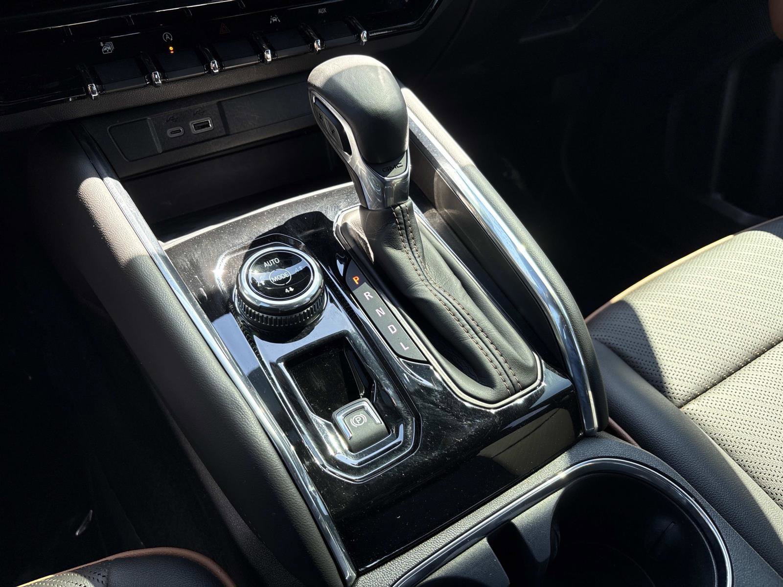 Certified 2024 GMC Canyon AT4 w/ AT4 Premium Package image 25