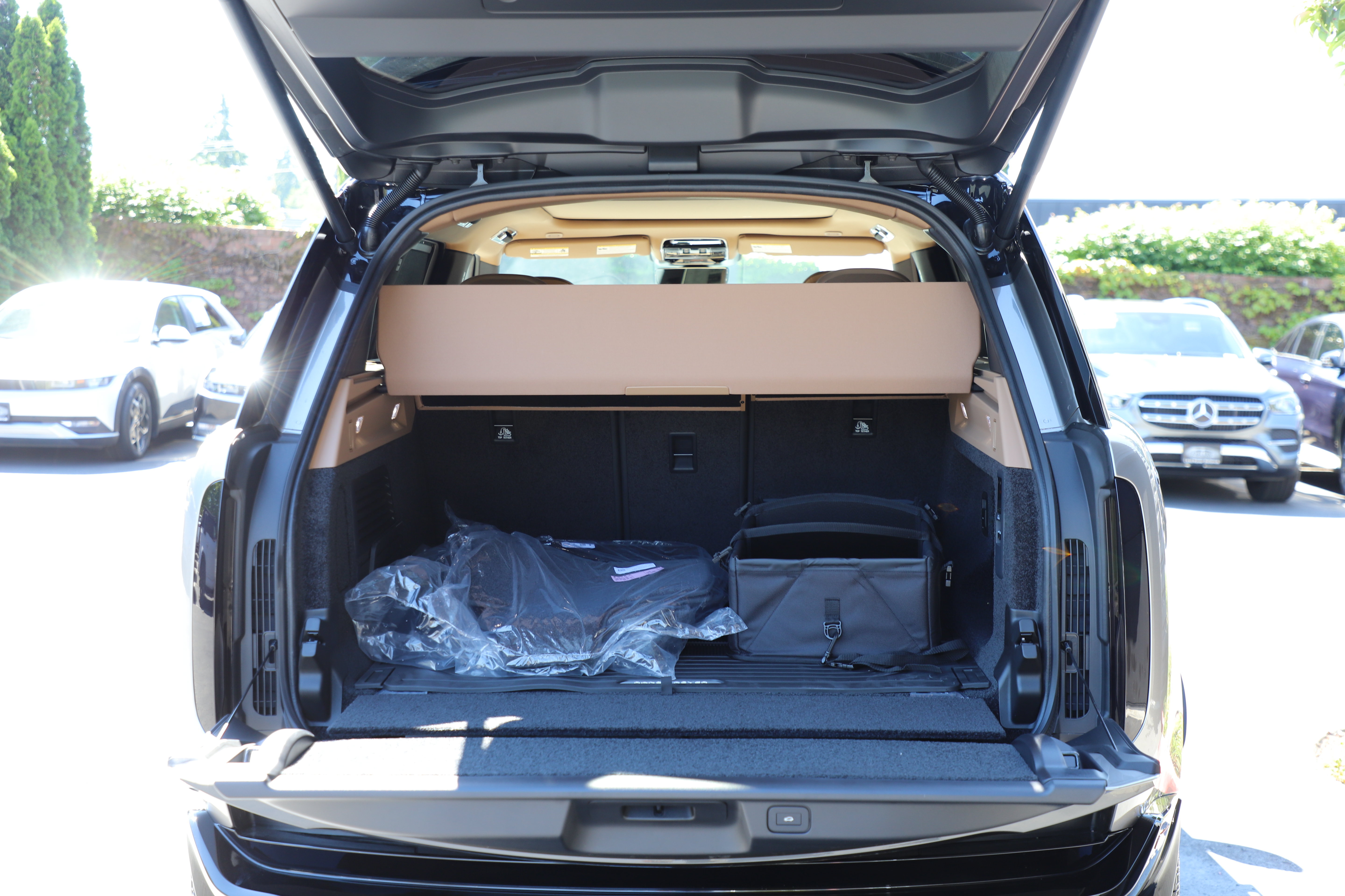 New 2026 Land Rover Range Rover SE AWD/4WD image 16