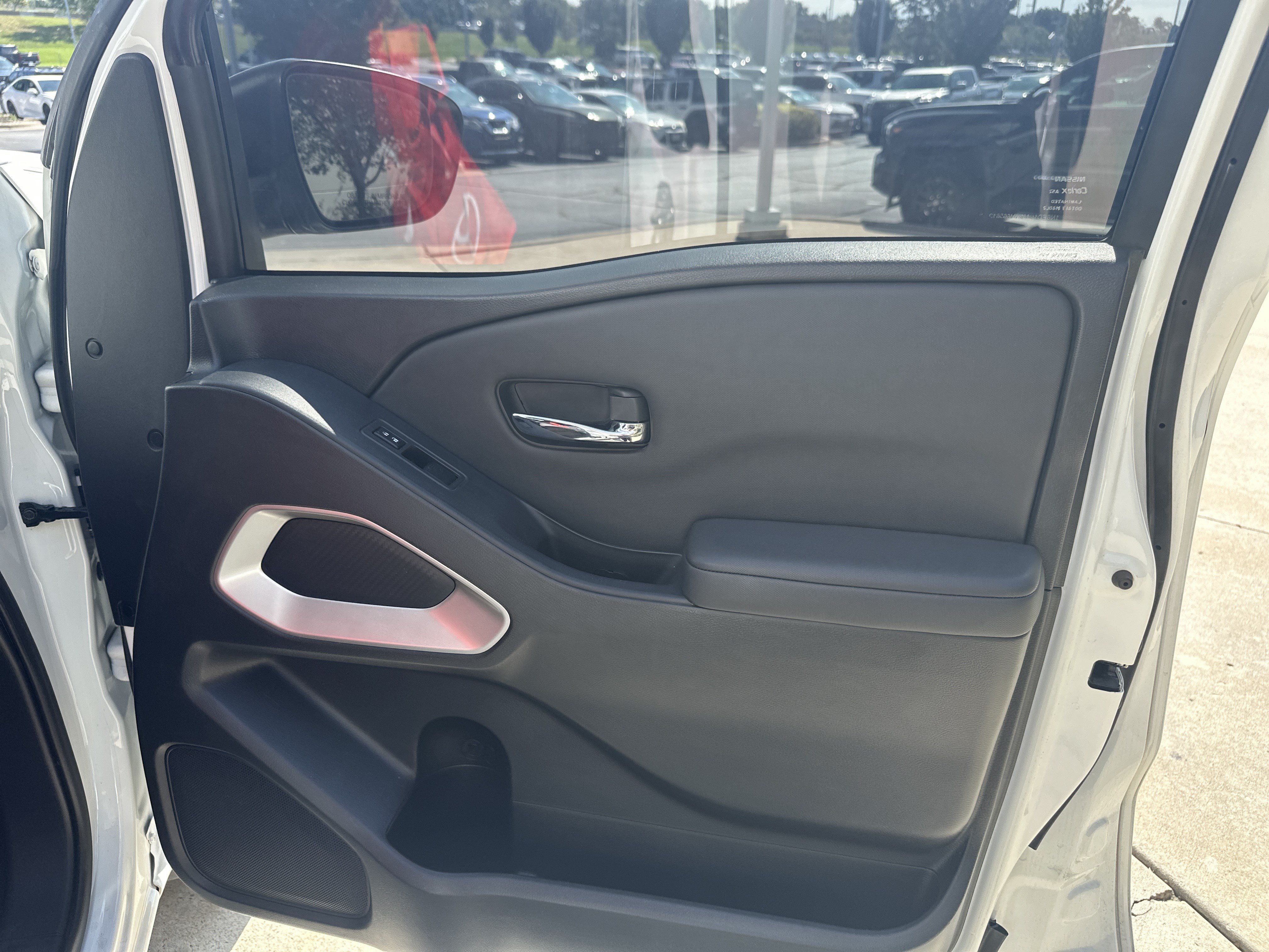 Used 2022 Nissan Frontier SV w/ Technology Package AWD/4WD image 29
