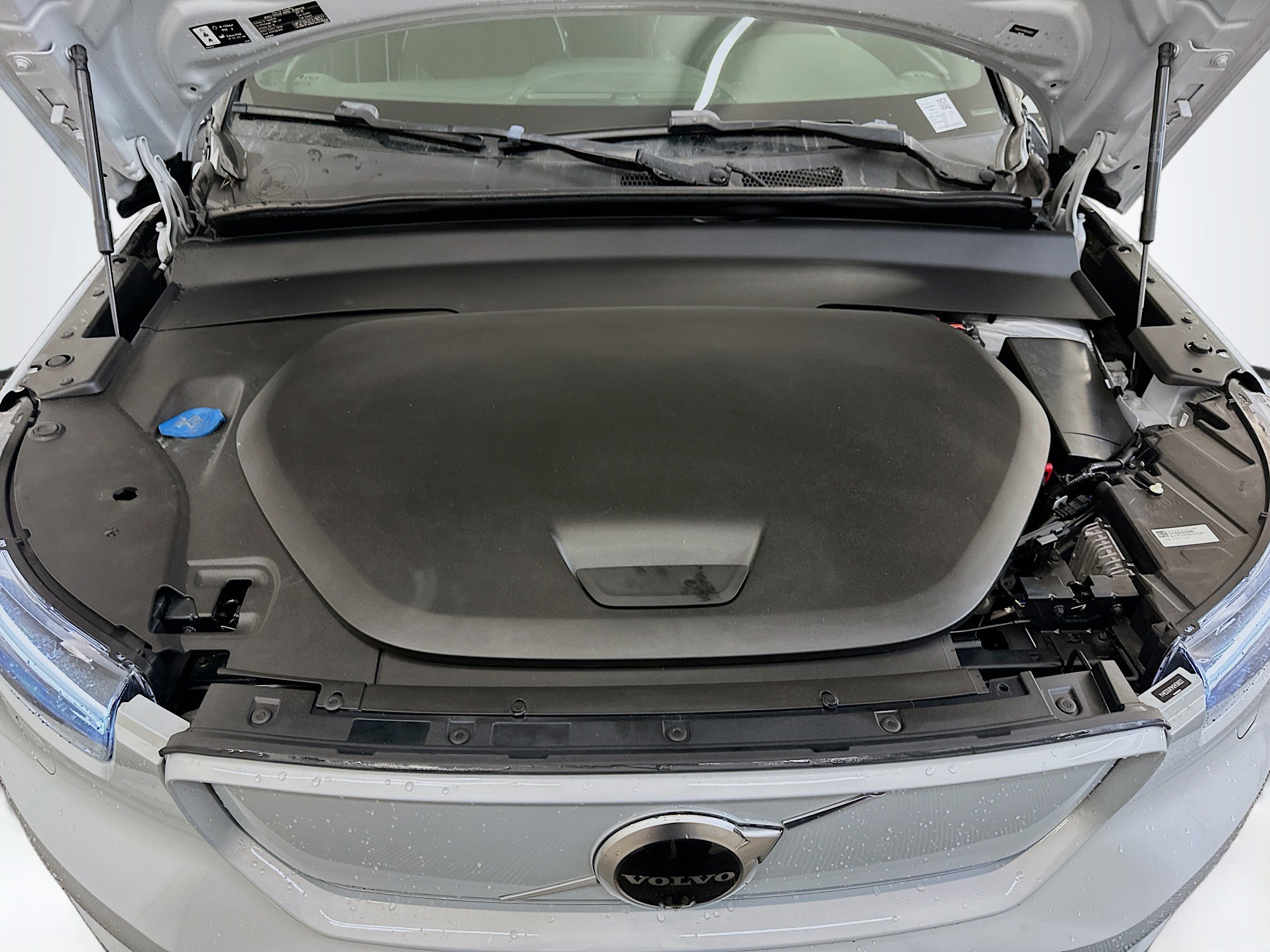 Used 2021 Volvo XC40 P8 Recharge image 36