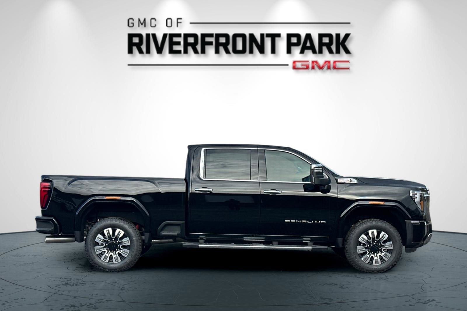 New 2026 GMC Sierra 2500 Denali w/ Denali Reserve Package image 2