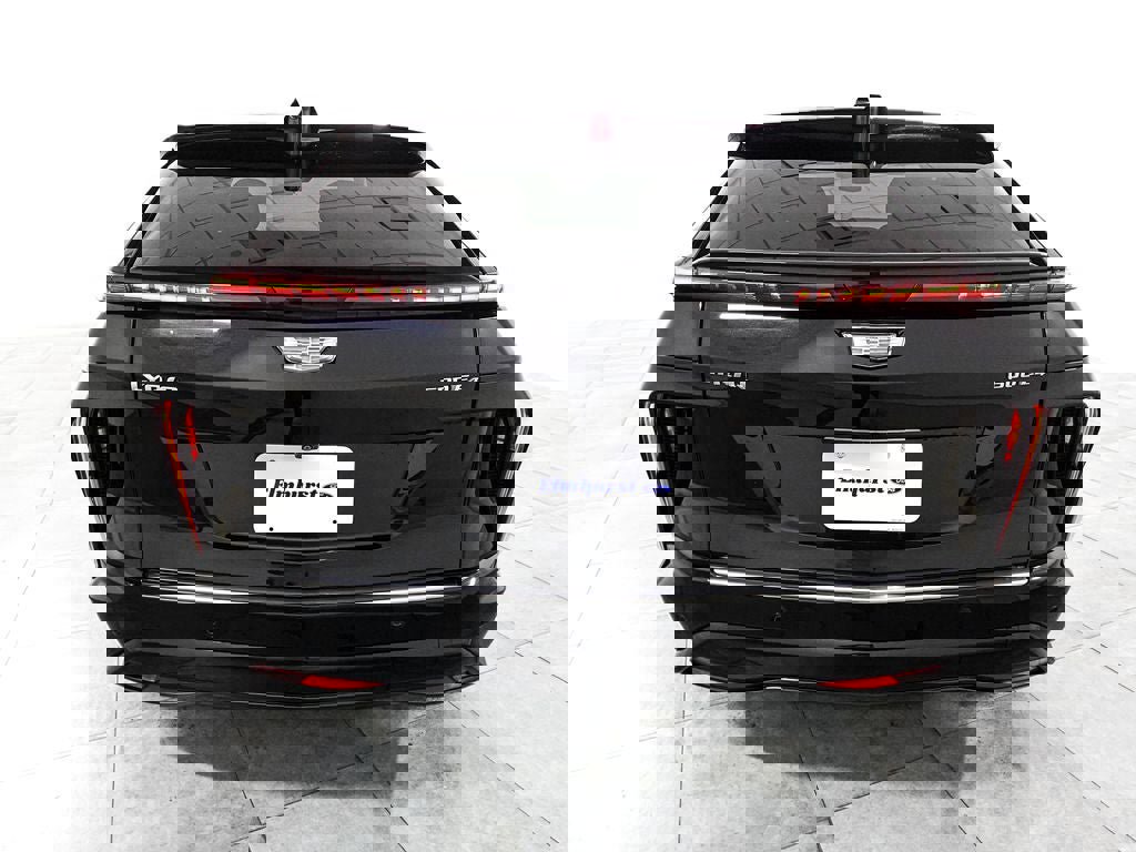 Used 2024 Cadillac Lyriq Luxury AWD/4WD image 5