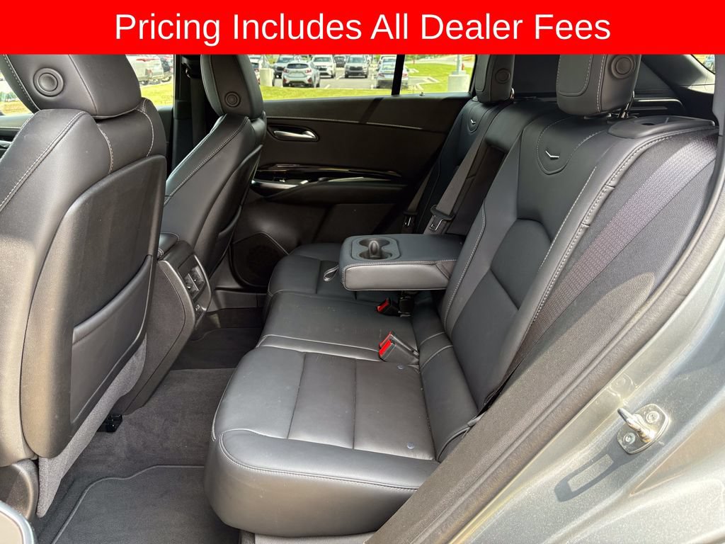 Used 2024 Cadillac XT4 Luxury w/ Cold Weather Package FWD image 32
