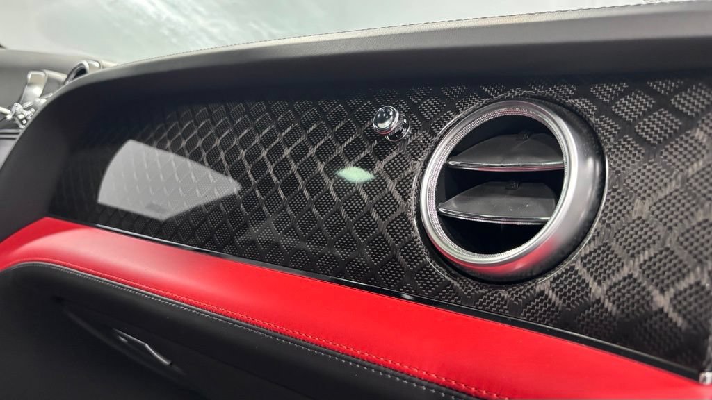 Used 2020 Bentley Bentayga AWD/4WD image 22