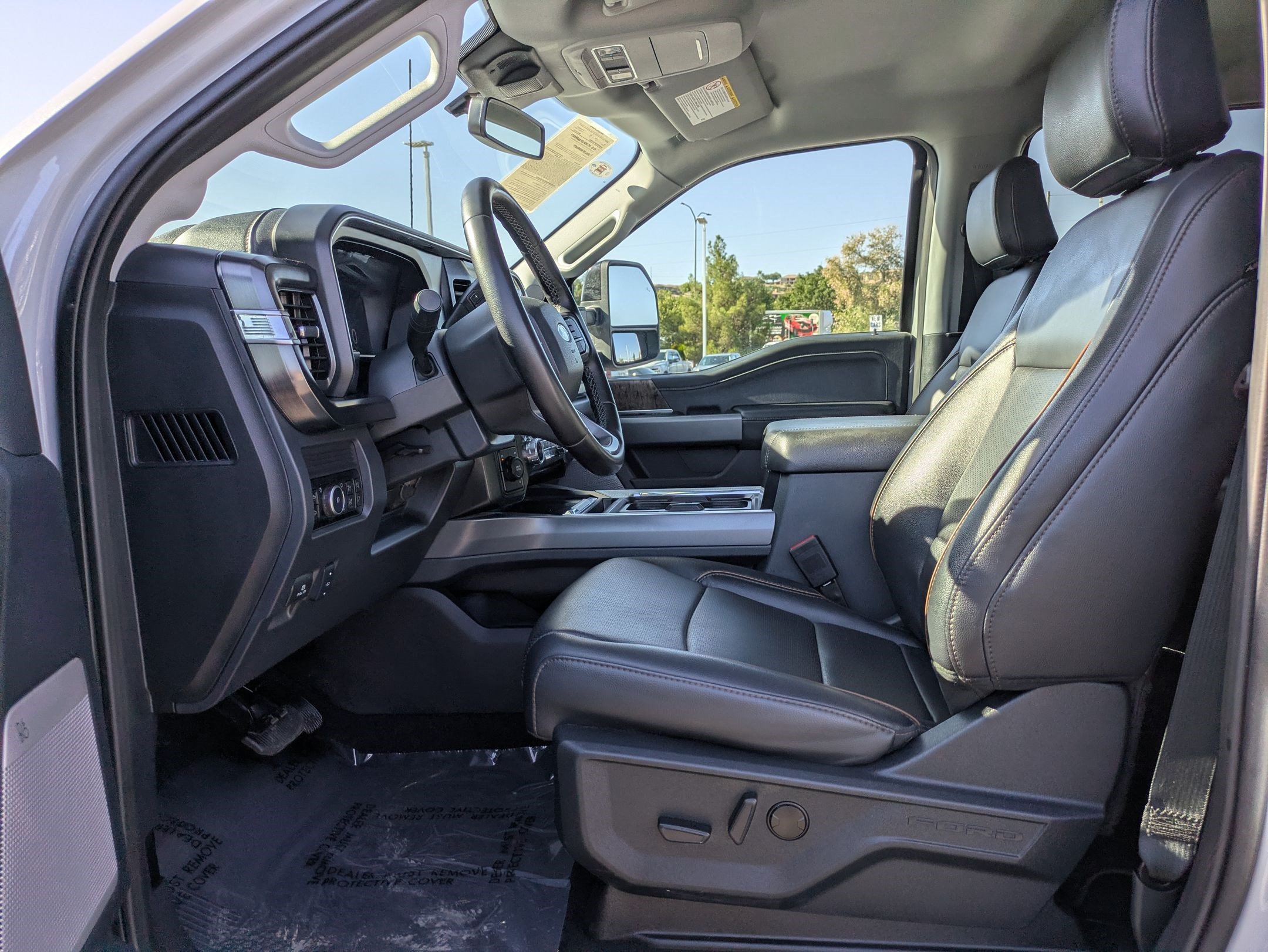 Certified 2025 Ford F250 Lariat AWD/4WD image 17