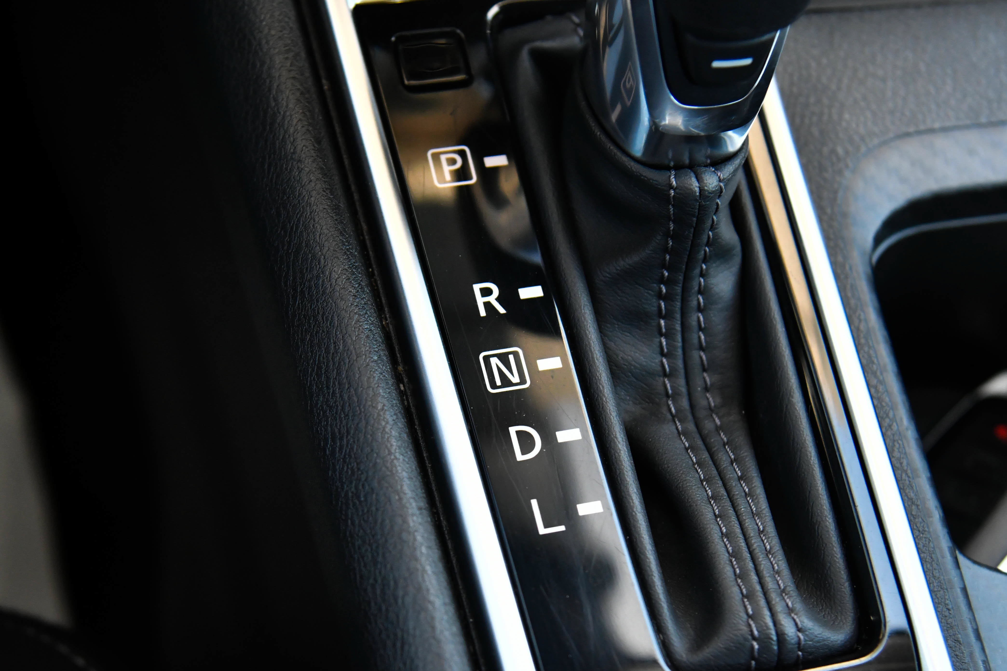 Used 2024 Nissan Sentra SV FWD image 23