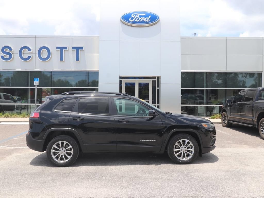 Used 2022 Jeep Cherokee Latitude Lux w/ Mopar Interior Package FWD image 17