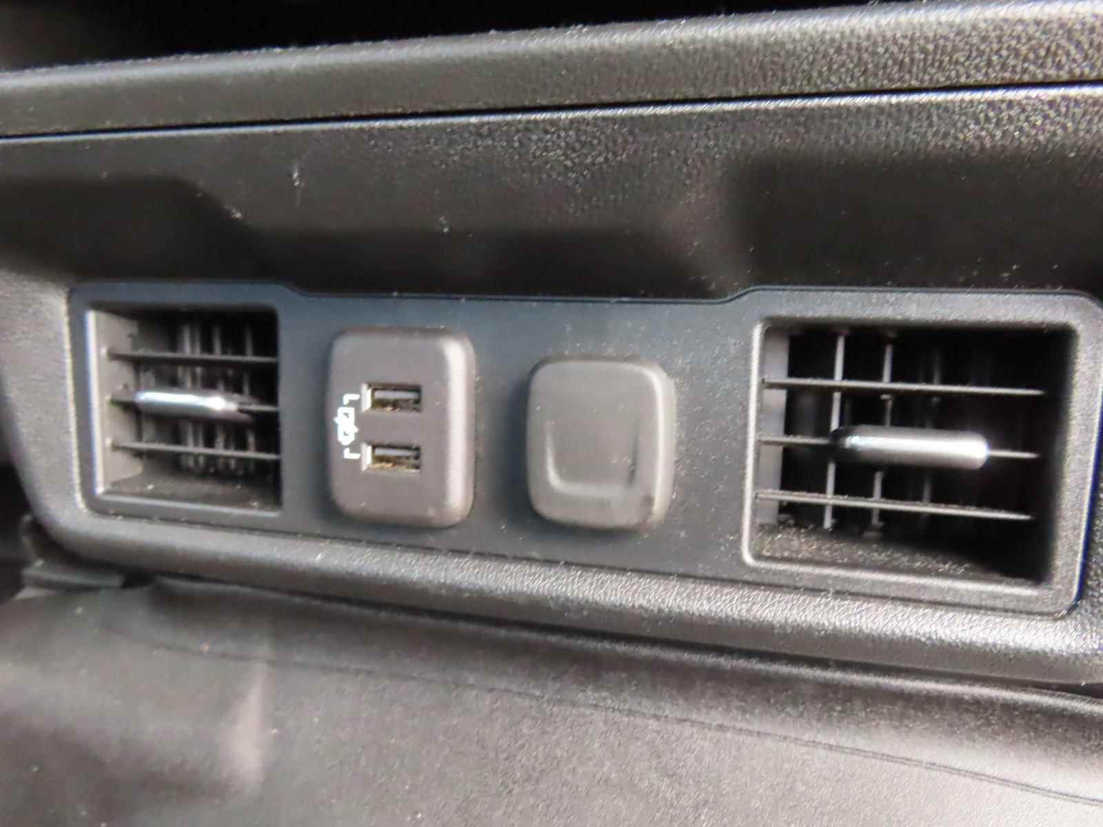 Used 2022 GMC Sierra 1500 Elevation AWD/4WD image 39