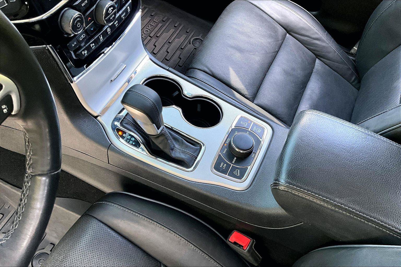 Used 2019 Jeep Grand Cherokee Summit AWD/4WD image 15