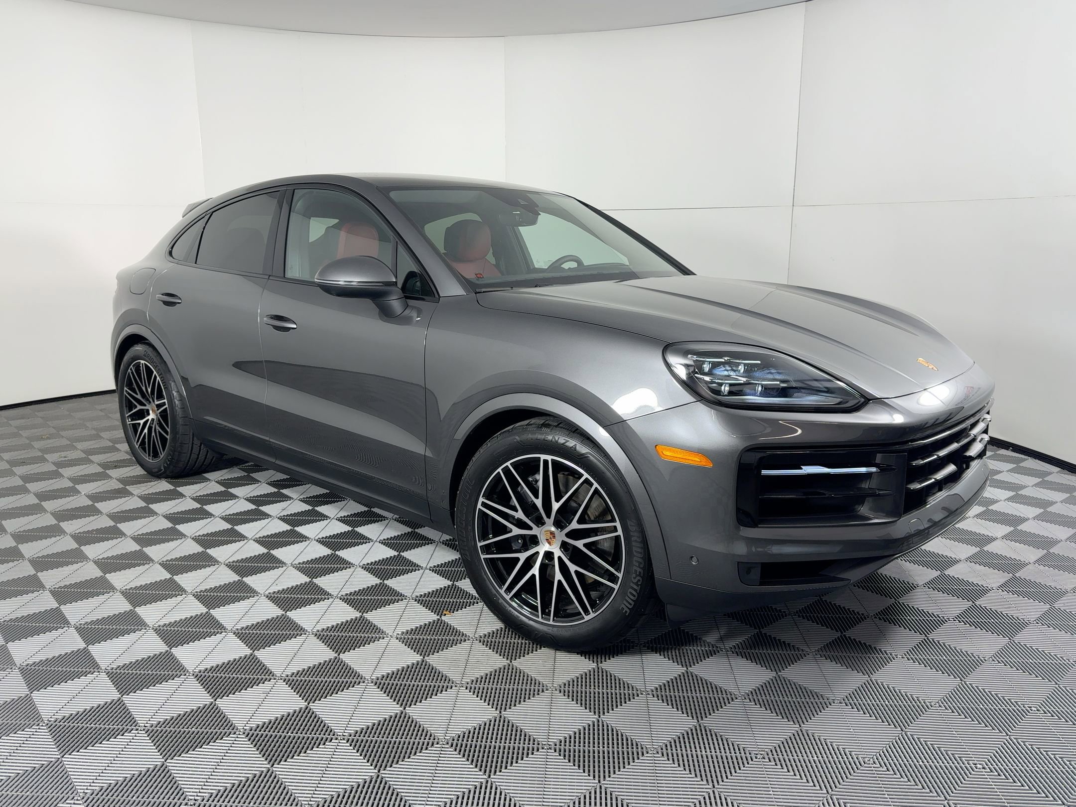 Used 2026 Porsche Cayenne Coupe image 7