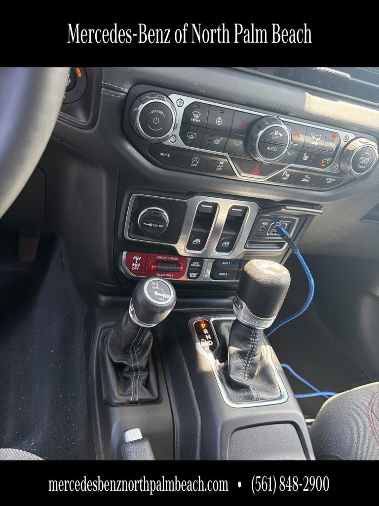 Used 2024 Jeep Wrangler Rubicon w/ Technology Group AWD/4WD image 6