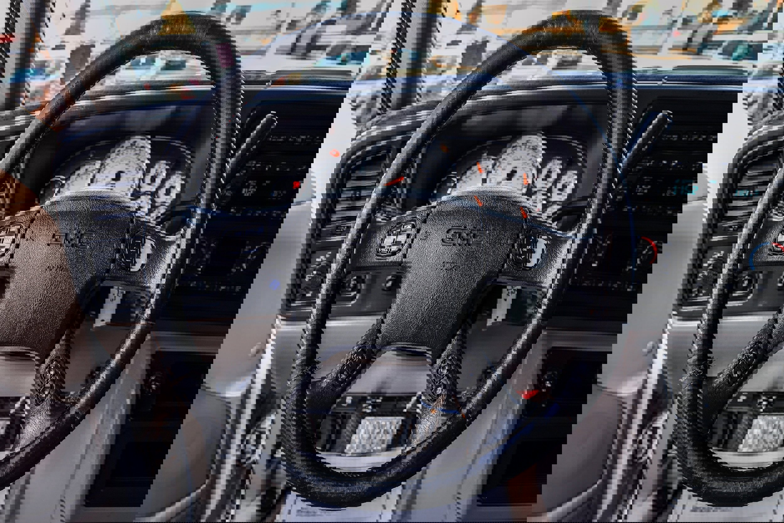 Used 2005 GMC Yukon XL 2500 SLT w/ SLT Preferred Equipment Group image 9