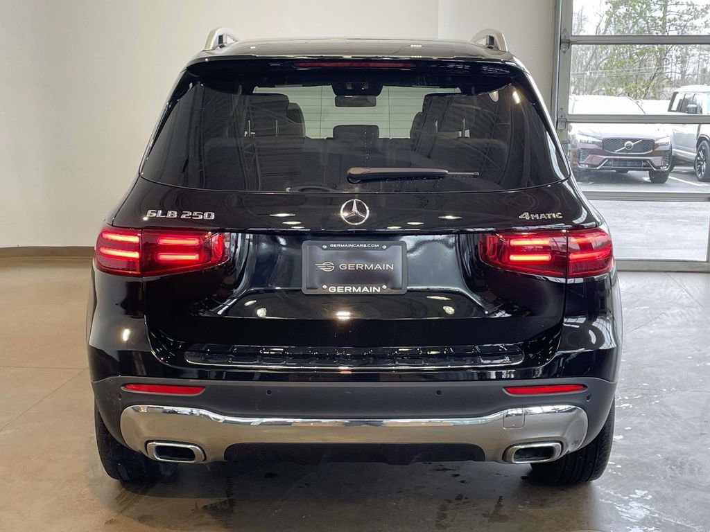 Used 2024 Mercedes-Benz GLB 250 4MATIC image 5