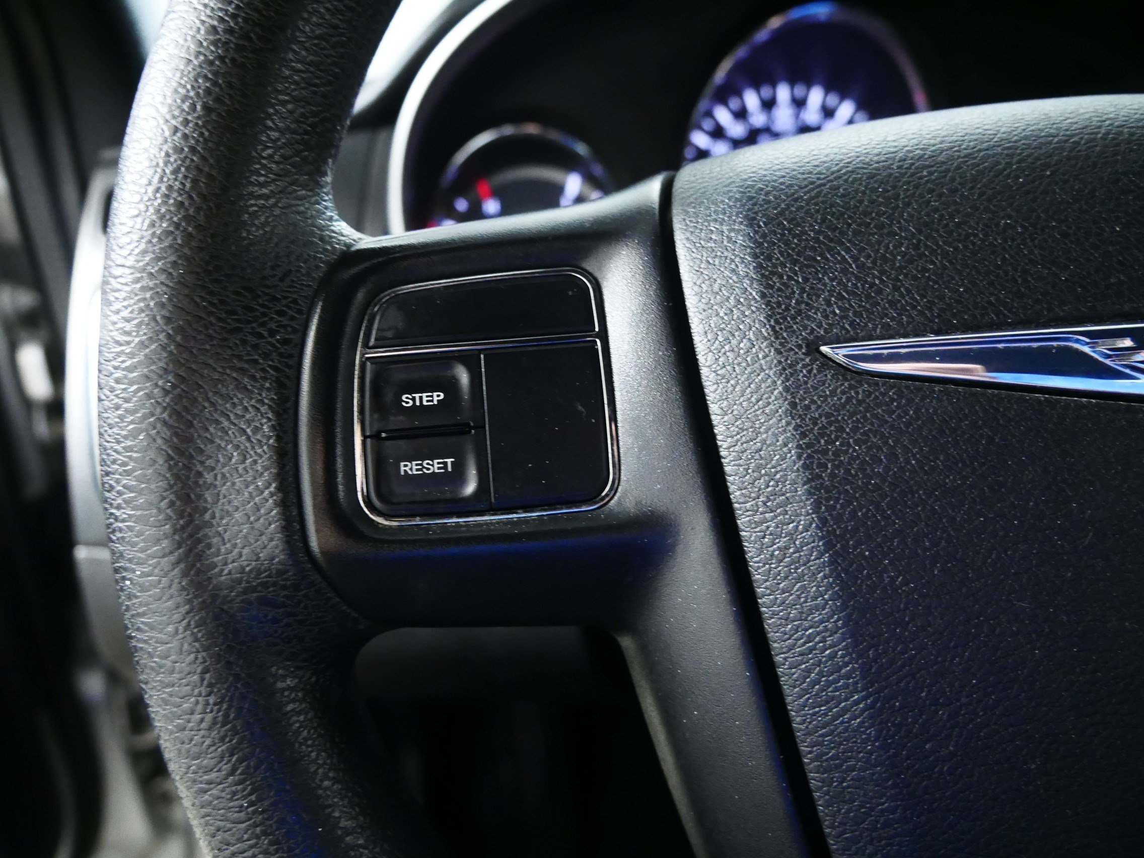 Used 2011 Chrysler 200 LX FWD image 27