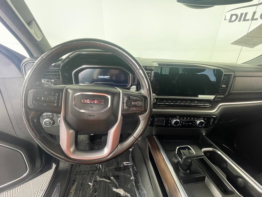 Used 2022 GMC Sierra 1500 SLT w/ SLT Premium Plus Package AWD/4WD image 15