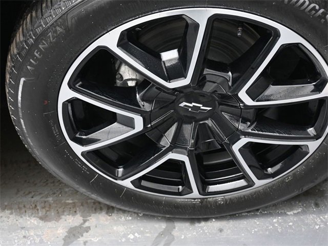 Used 2024 Chevrolet Suburban RST w/ Luxury Package image 33