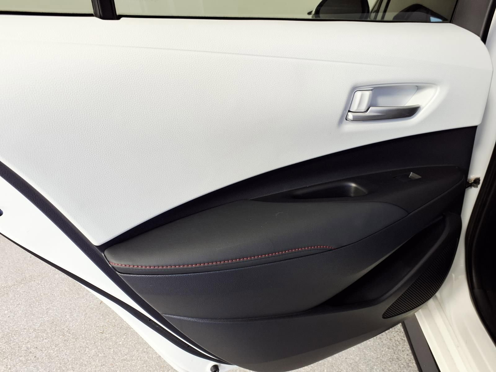 Used 2023 Toyota Corolla SE image 11