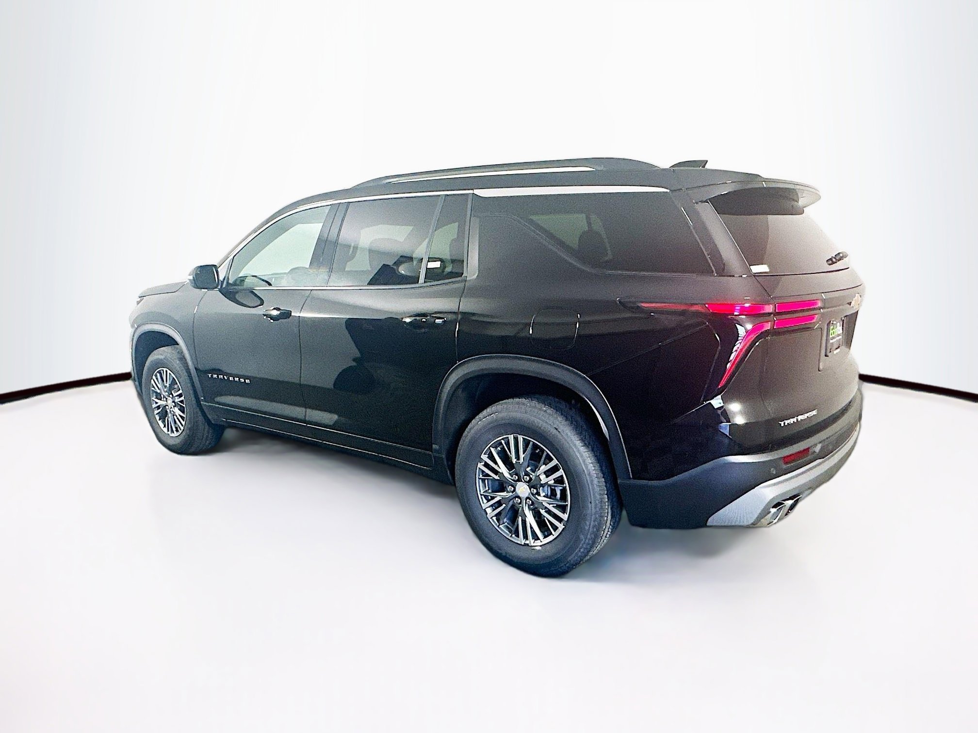 Used 2025 Chevrolet Traverse LT image 5