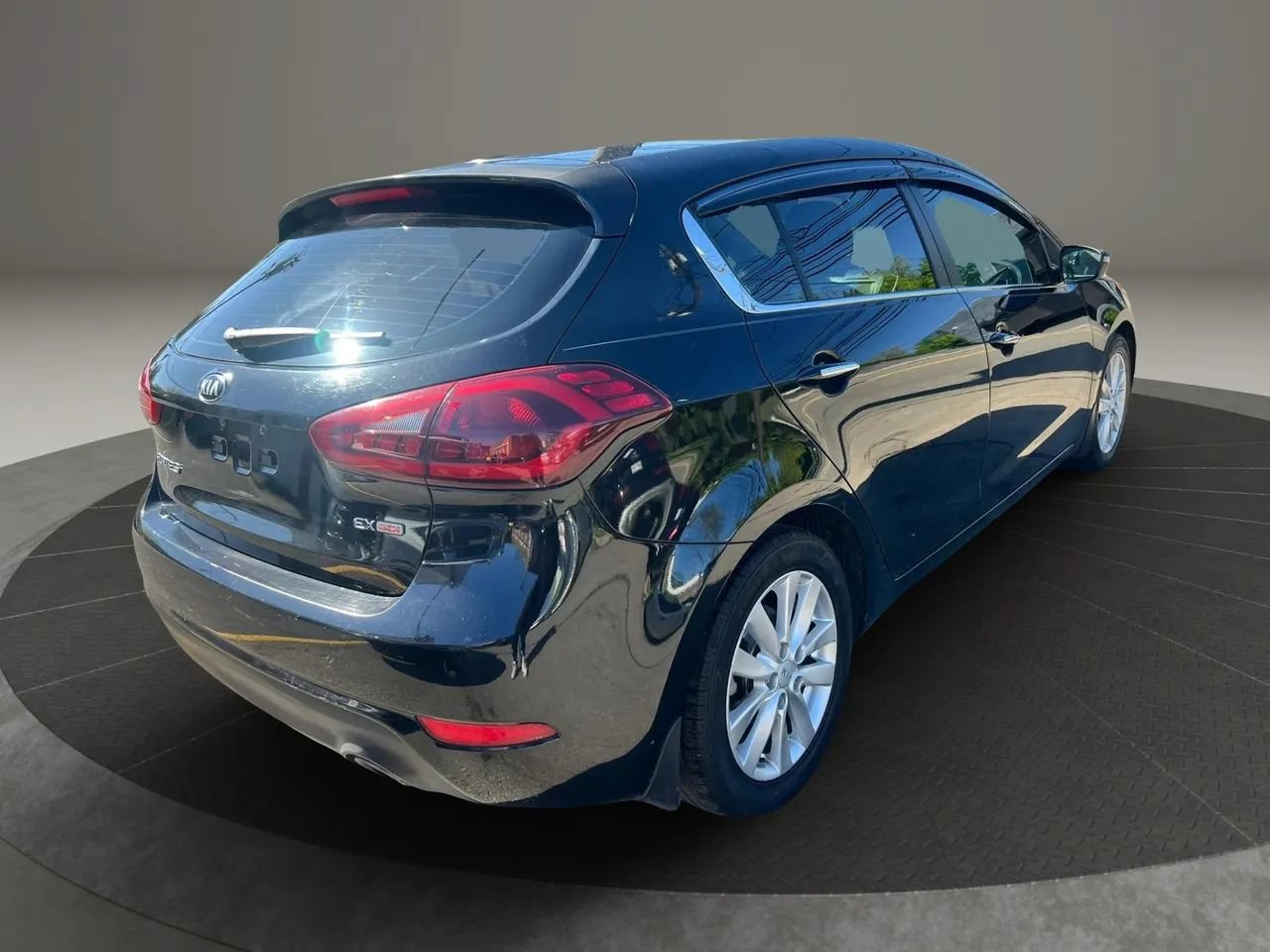 Used 2015 Kia Forte EX w/ EX Premium Package FWD image 5