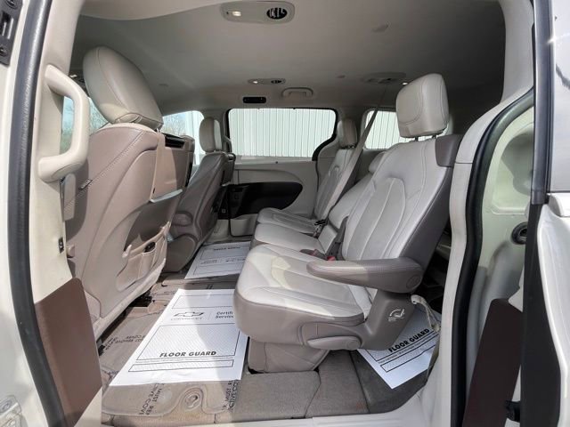 Used 2017 Chrysler Pacifica Touring-L Plus image 20