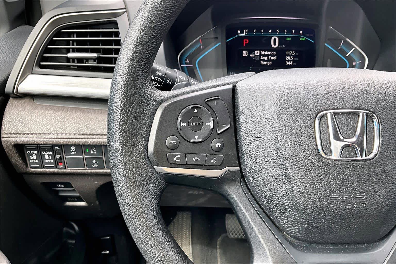 Used 2018 Honda Odyssey EX image 24