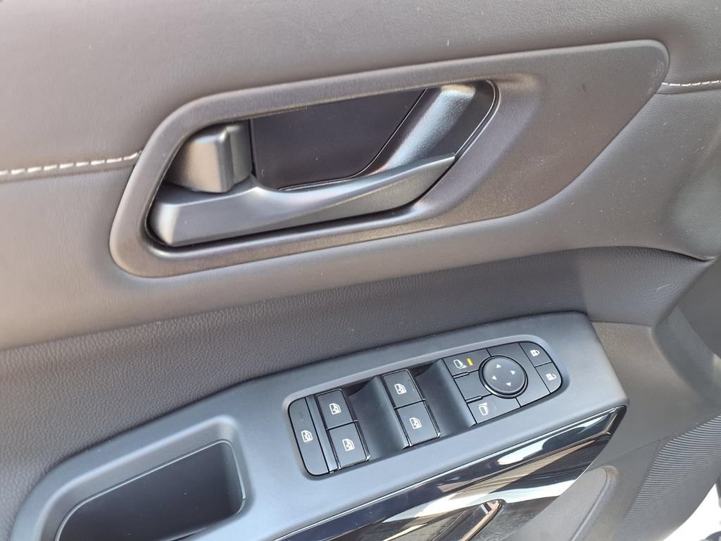 New 2026 Nissan Pathfinder SV AWD/4WD image 19