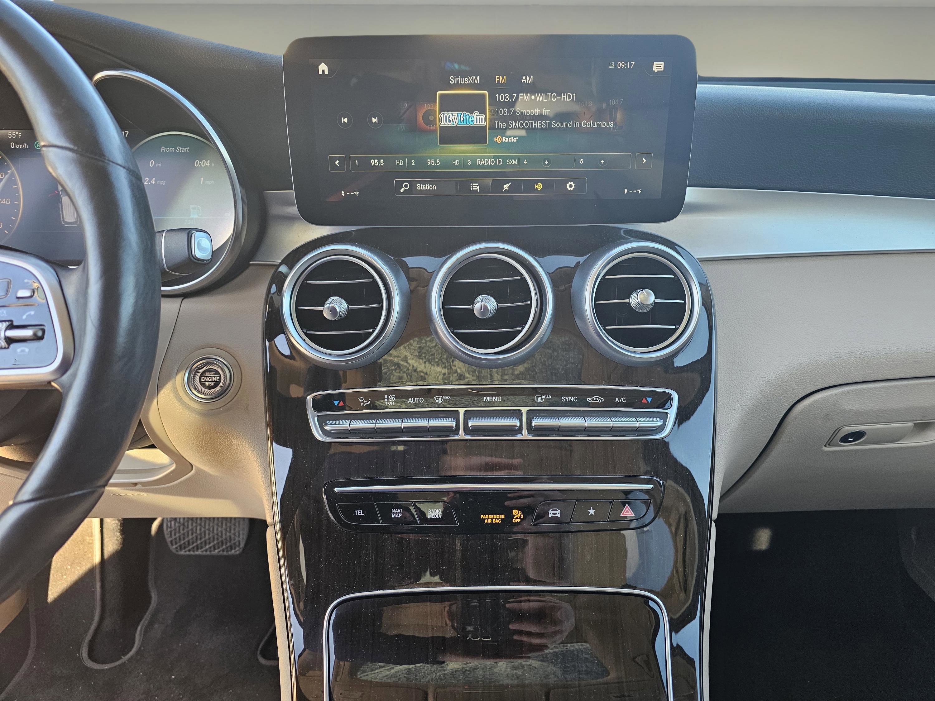 Used 2021 Mercedes-Benz GLC 300 w/ Premium Package image 12