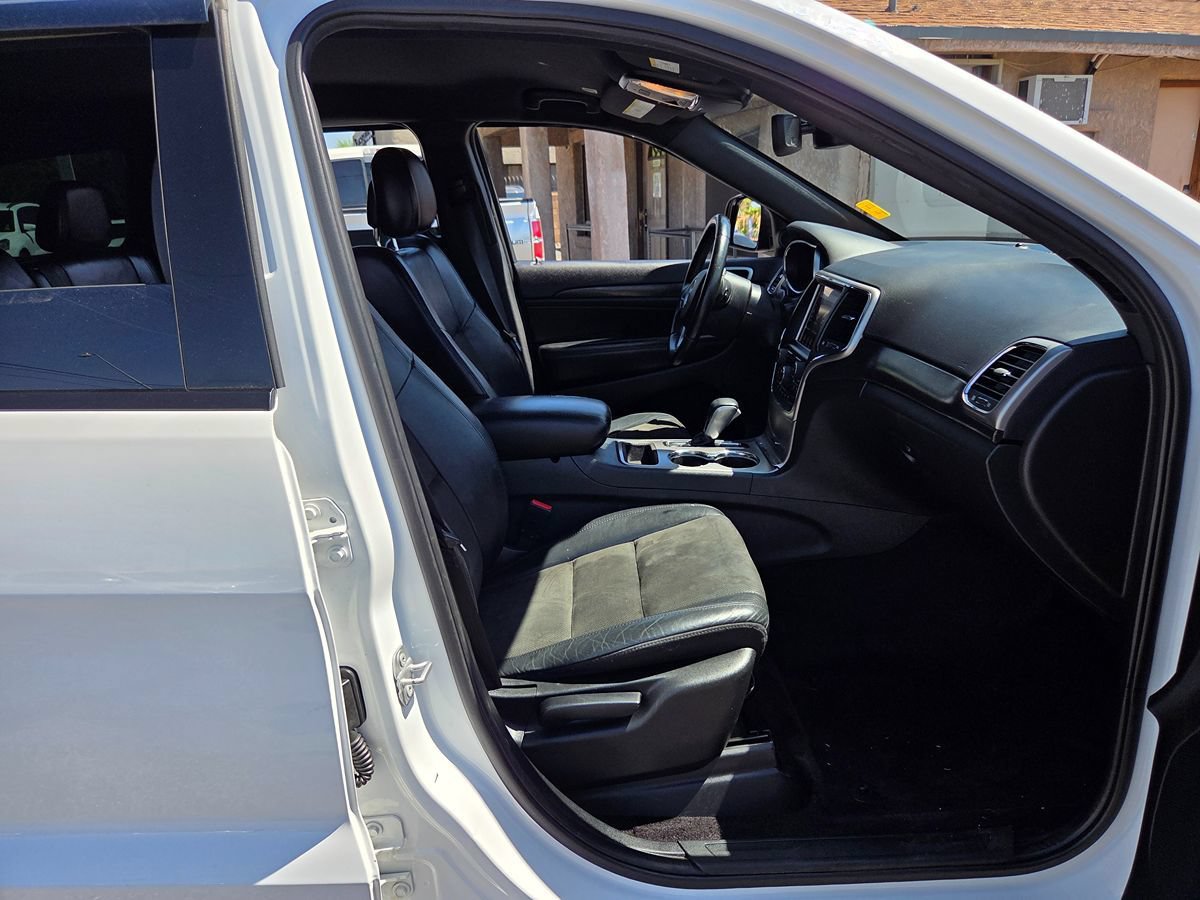 Used 2018 Jeep Grand Cherokee Altitude RWD image 44