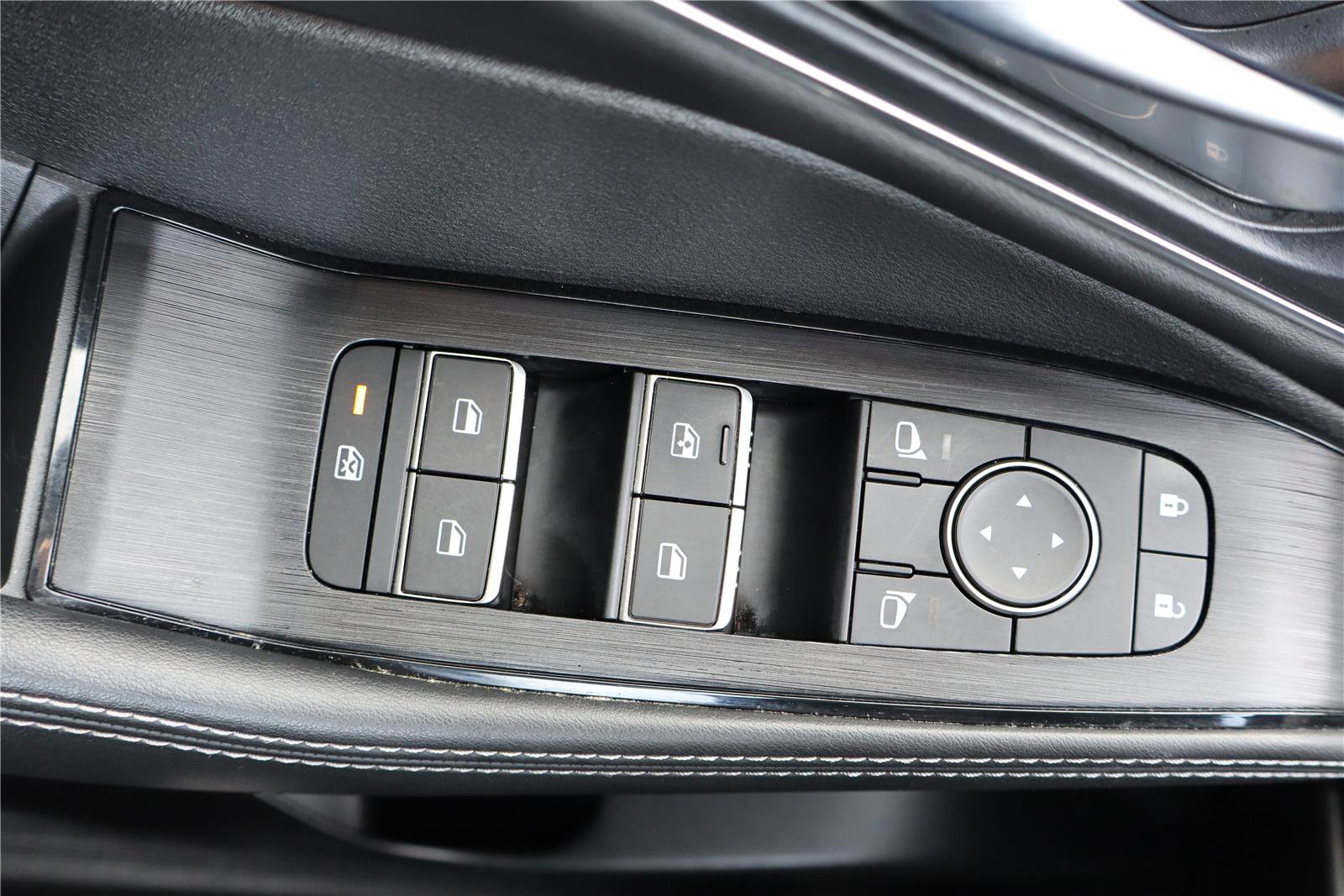 Used 2021 Nissan Rogue SL w/ Premium Package image 14