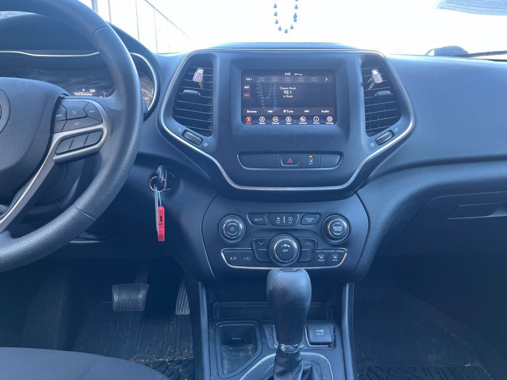 Used 2021 Jeep Cherokee Latitude FWD image 18