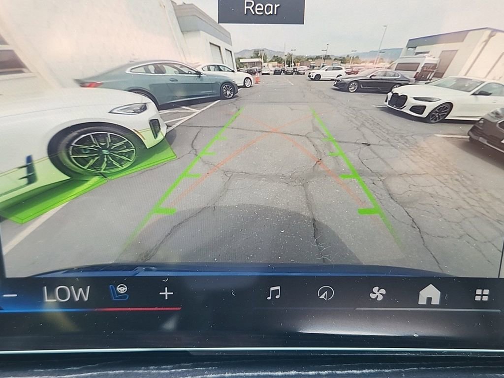 Used 2025 BMW X7 M60i image 29