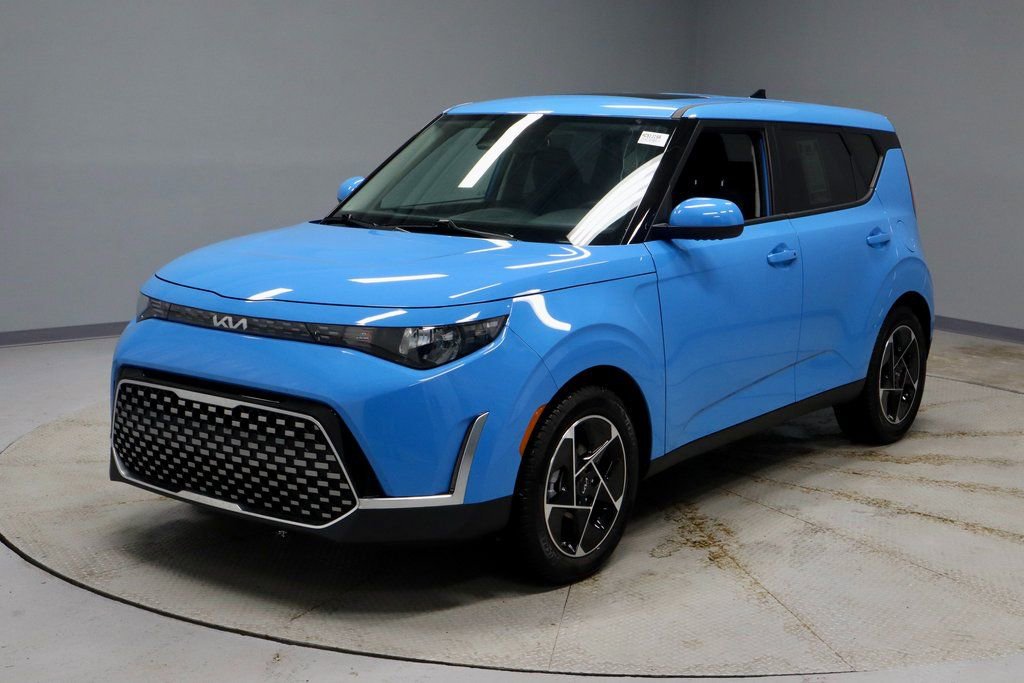 Used 2025 Kia Soul EX image 8