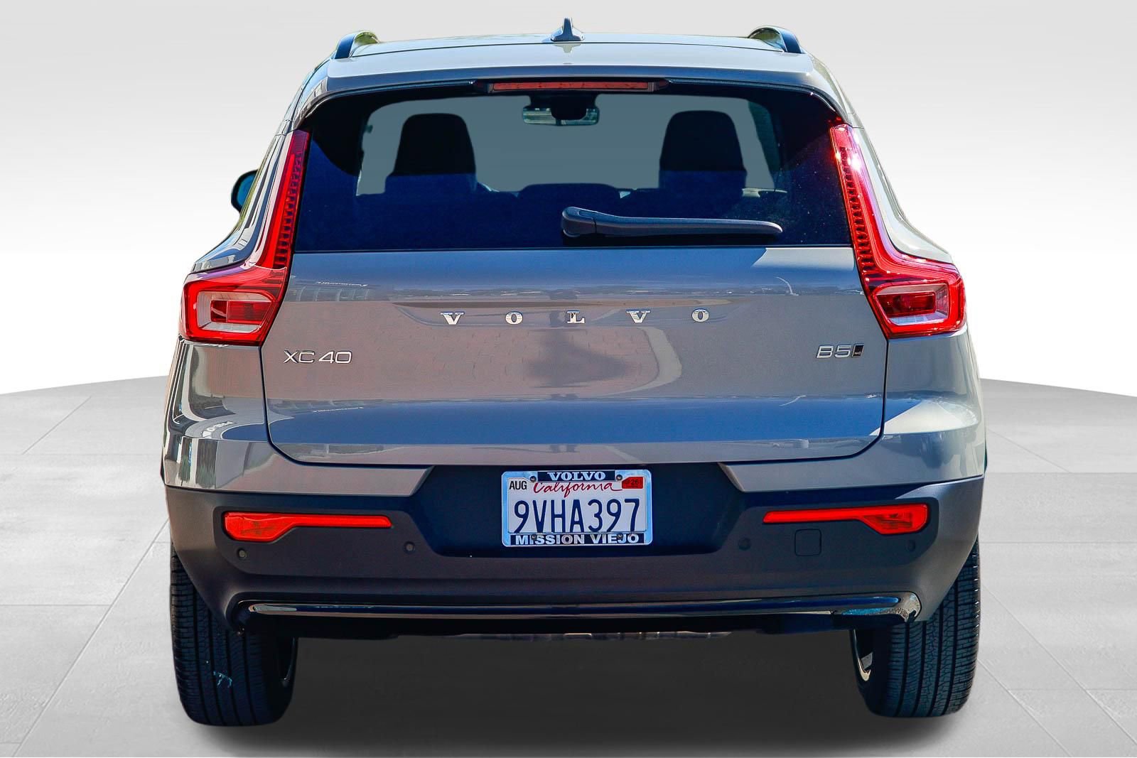 Certified 2026 Volvo XC40 B5 Ultra w/ Climate Package image 6