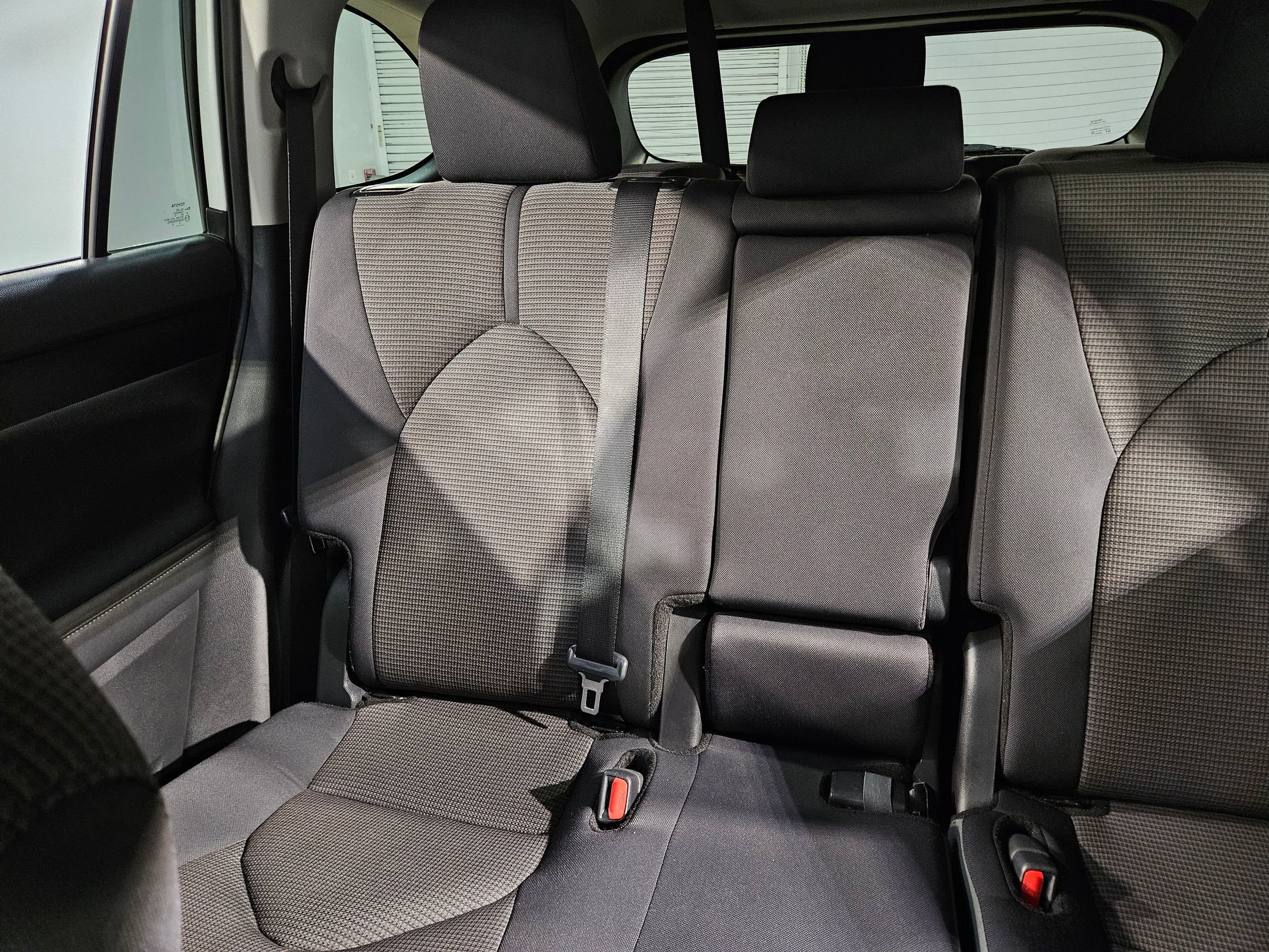 Certified 2025 Toyota Highlander LE FWD image 12