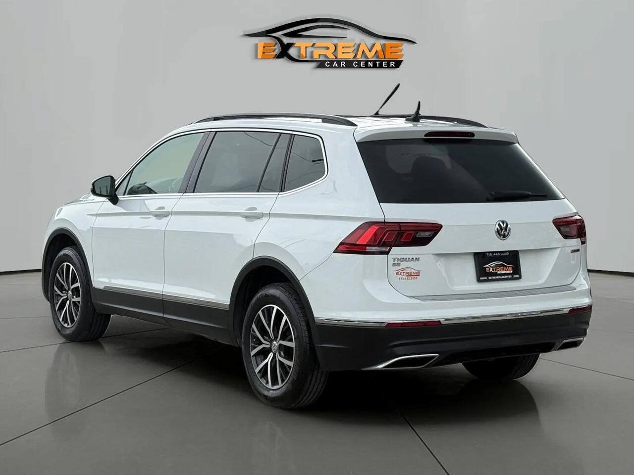 Used 2020 Volkswagen Tiguan SE w/ Panoramic Sunroof Package AWD/4WD image 4